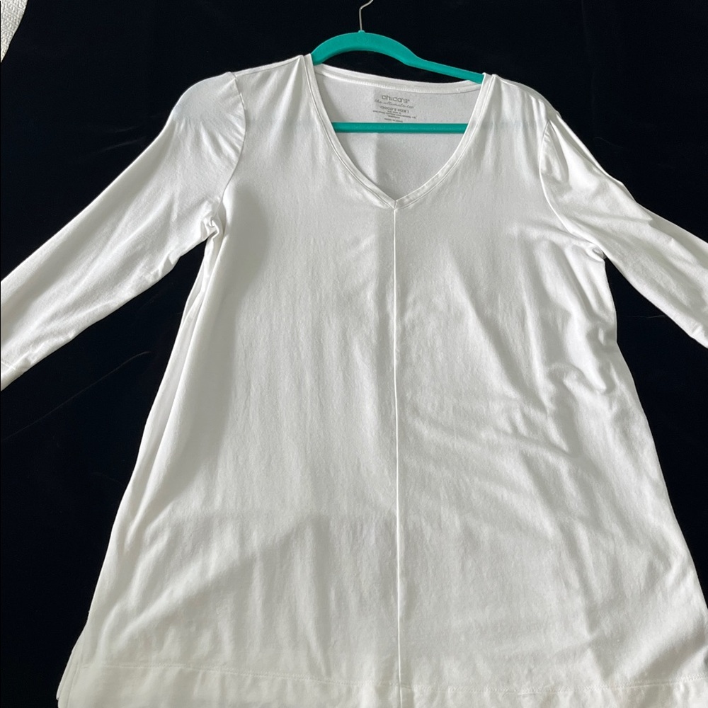 Chicos White V-Neck 3/4 Sleeve Top